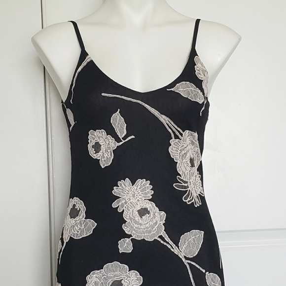 ASTR Black Ivory Floral Embroidered Lace Maxi Slip Dress M - Picture 3 of 11